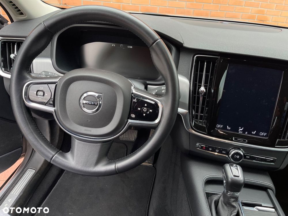 Volvo S90 D4 Momentum - 13