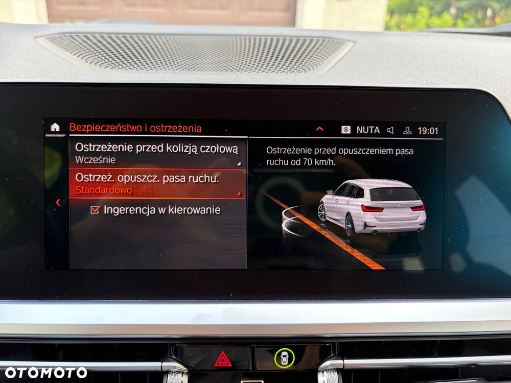 BMW Seria 3 318i Sport Line - 26