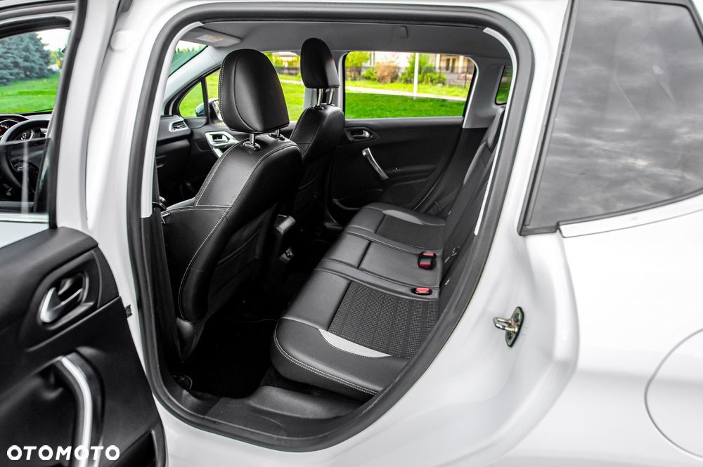 Peugeot 2008 1.6 VTi Style - 24