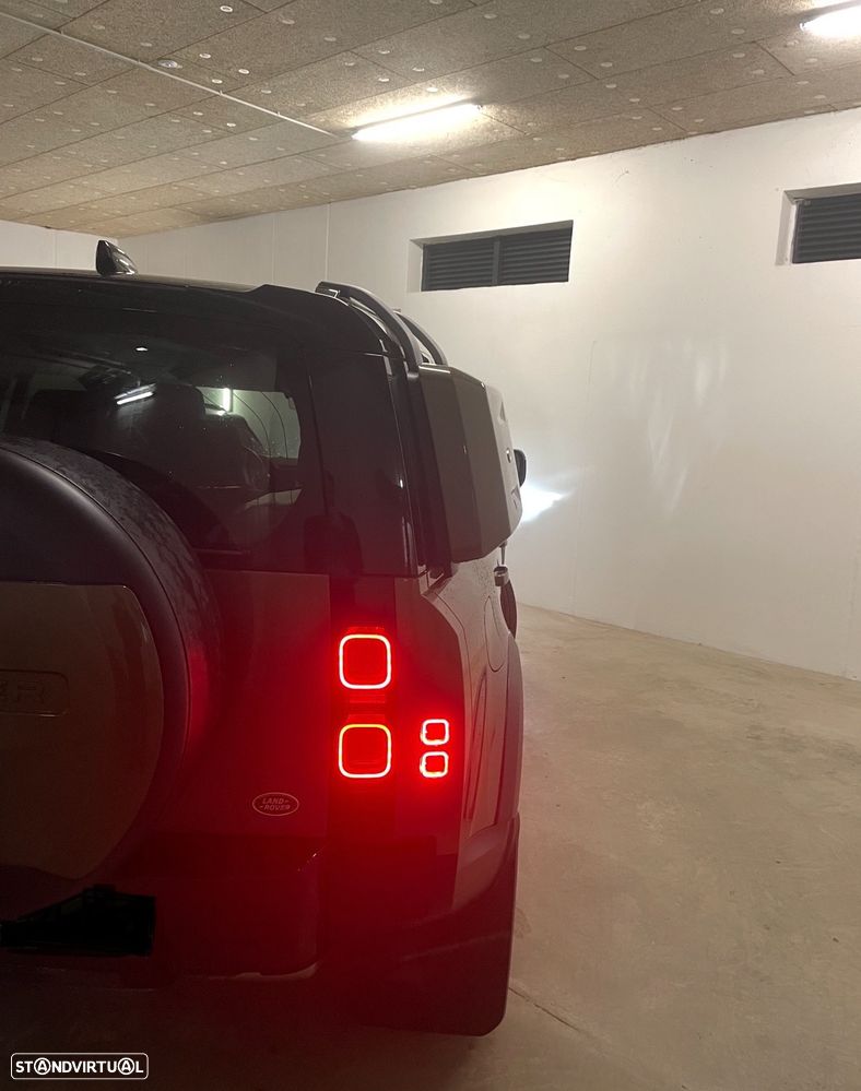 Land Rover Defender 2.0 D 110 AWD HSE - 13