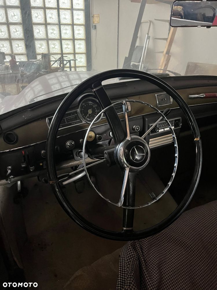Mercedes-Benz W201 (190) - 10