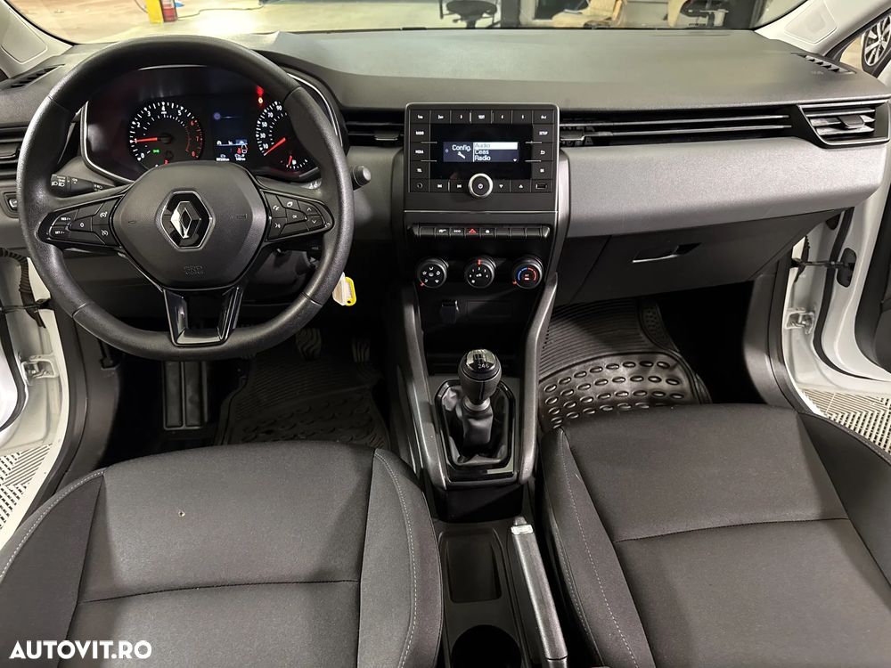 Renault Clio - 10
