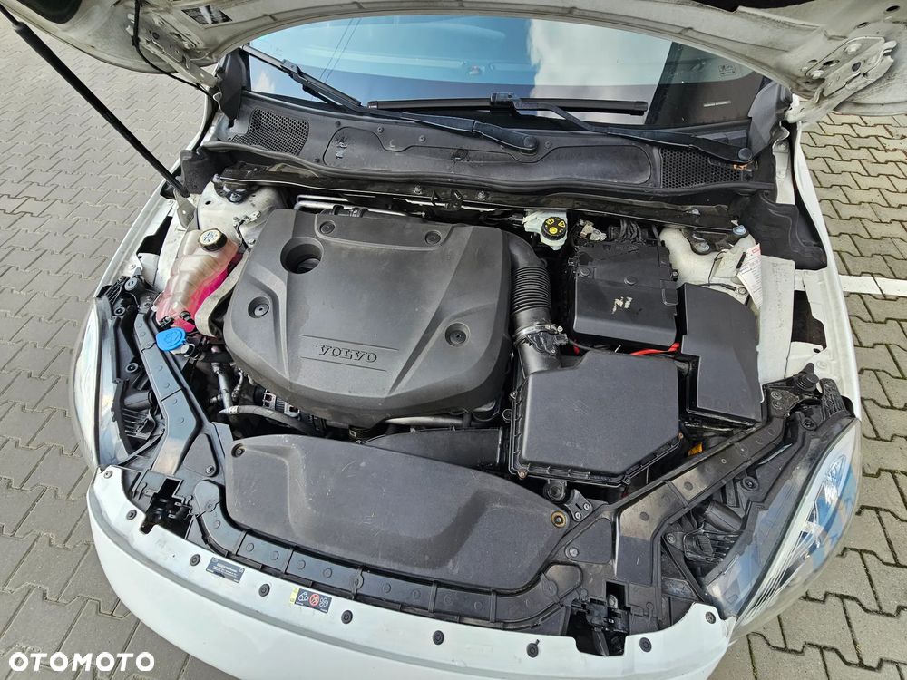 Volvo V40 D4 Drive-E R-Design Summum - 28