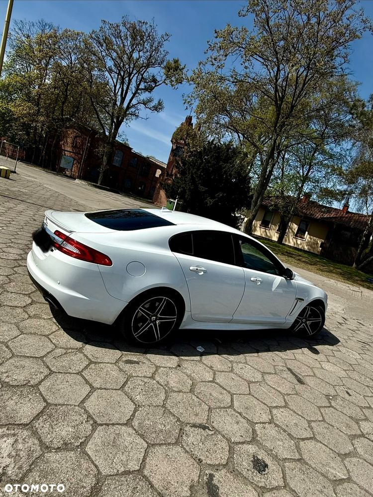 Jaguar XF 2.2 D R-Sport - 6