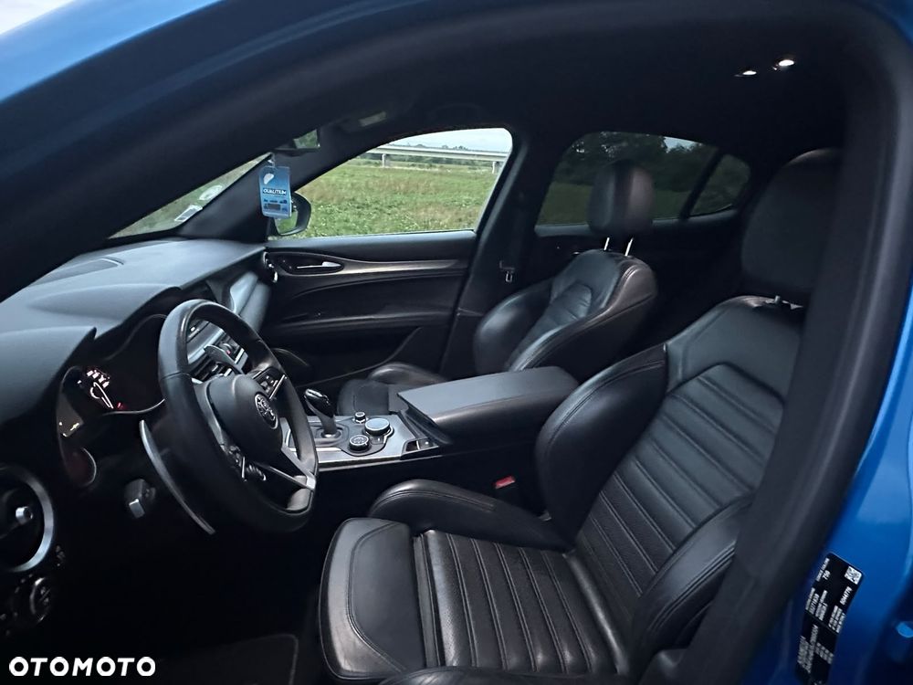 Alfa Romeo Stelvio - 15