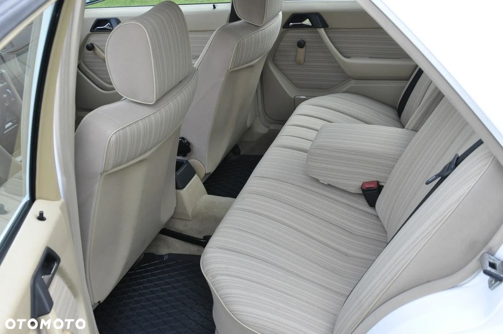 Mercedes-Benz W124 (1984-1993) - 31