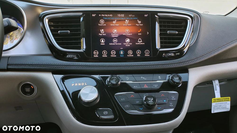 Chrysler Pacifica - 23