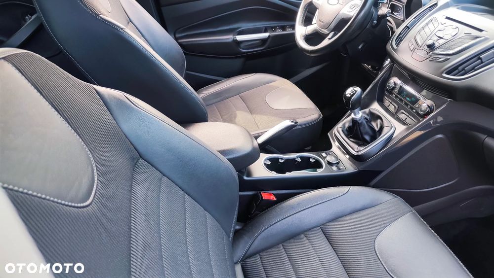 Ford Kuga 1.5 EcoBoost 2x4 Business Edition - 28