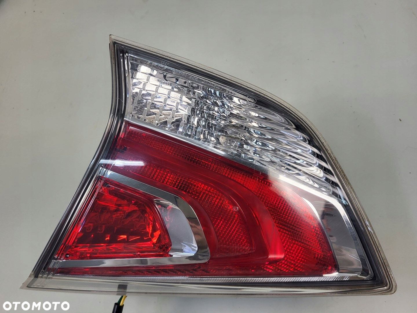 NISSAN X-TRAIL T32 LAMPA W KLAPĘ BAGAŻNIKA PRAWA PRAWY TYŁ - 5