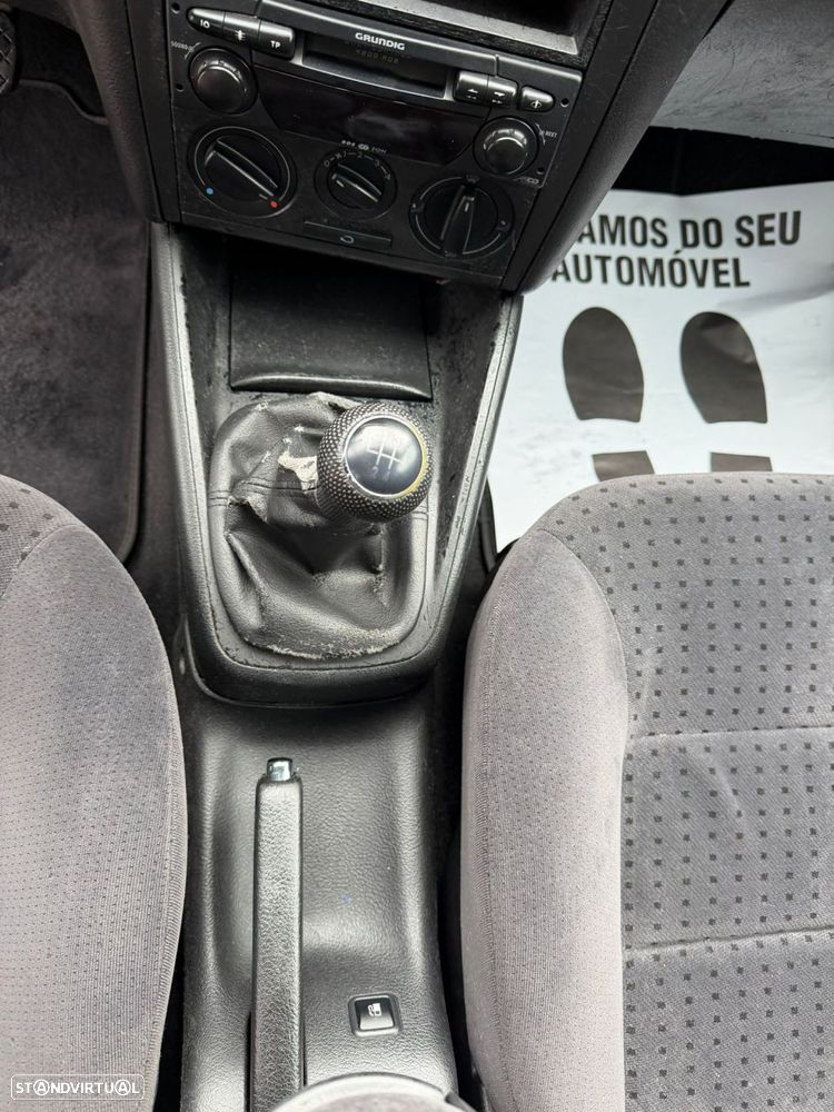 VW Golf 1.4i Confort - 25