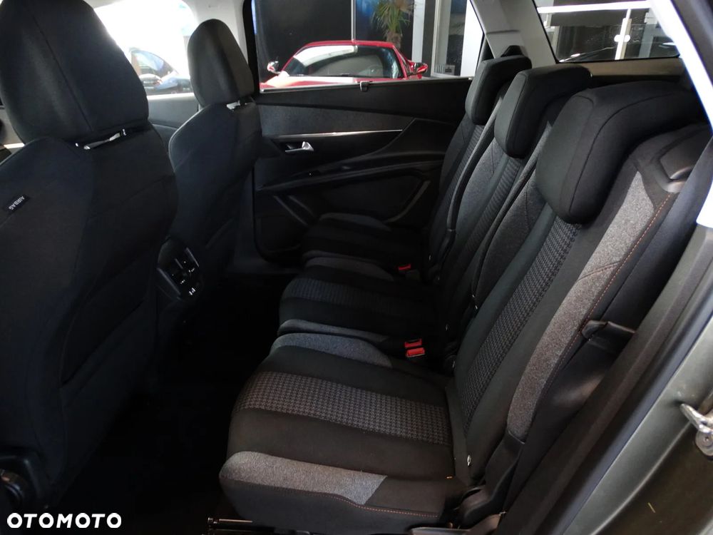 Peugeot 5008 - 25