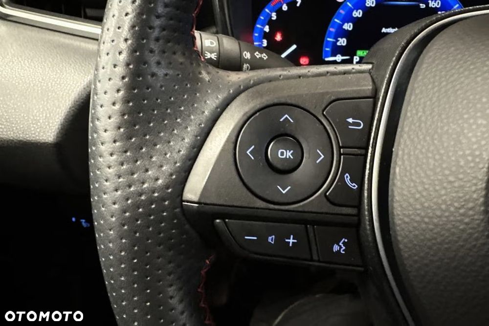 Toyota Corolla 1.8 Hybrid Team Deutschland - 15