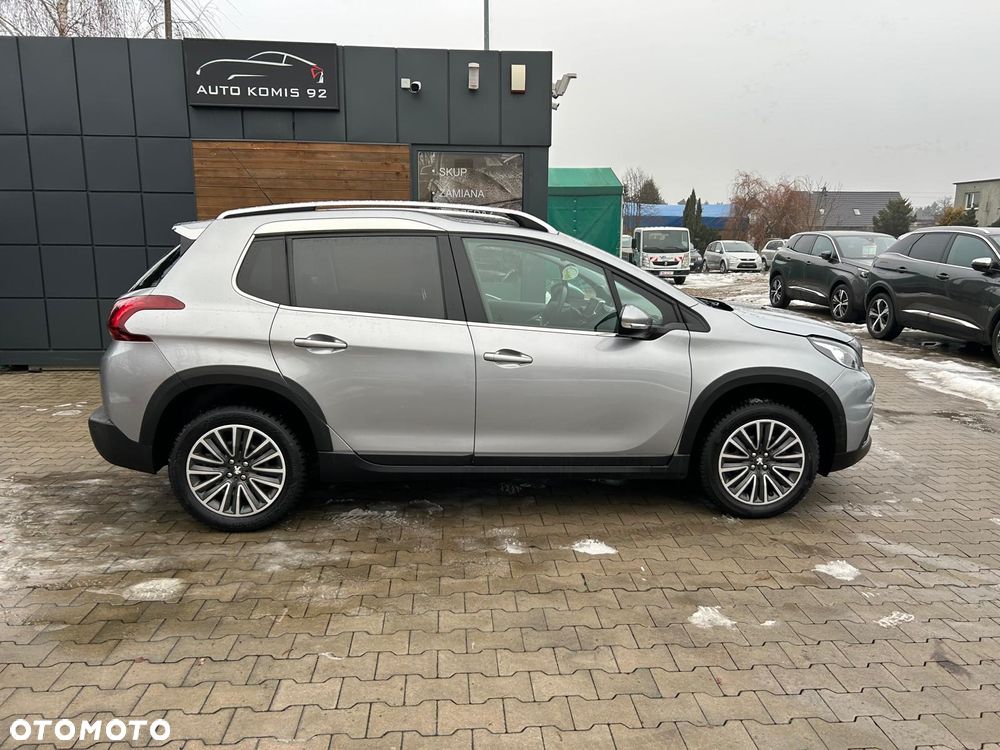 Peugeot 2008 1.2 Pure Tech Allure S&S - 4