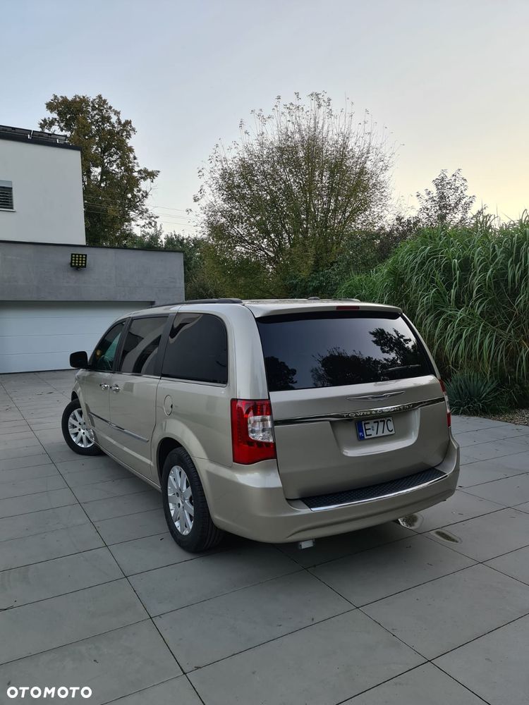 Chrysler Town & Country 3.6 Touring - 8