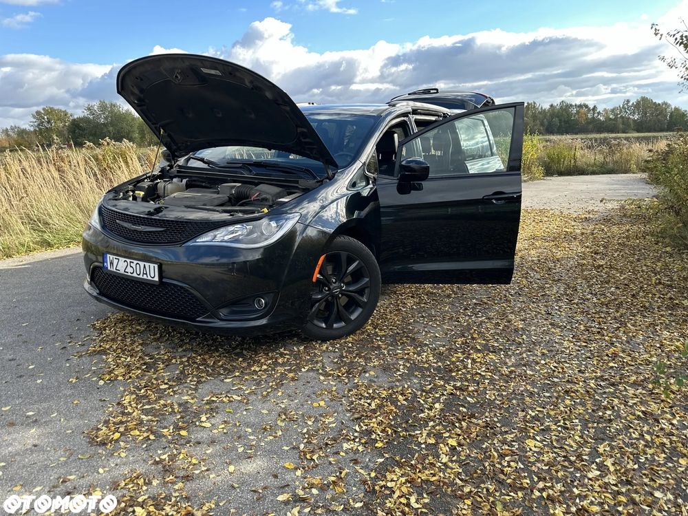 Chrysler Pacifica - 9