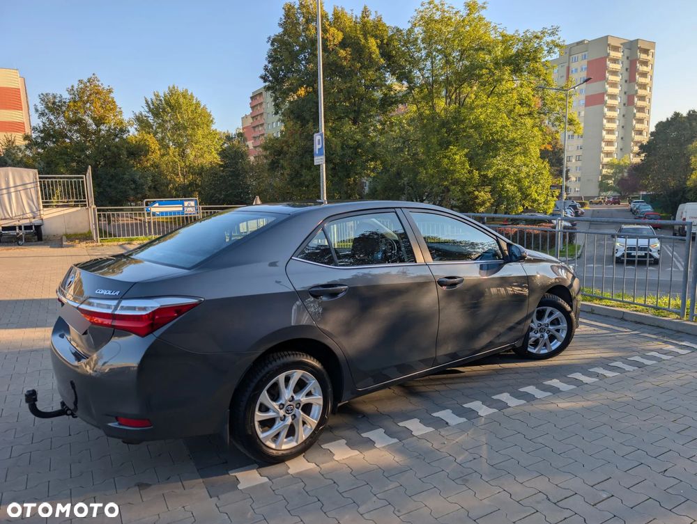 Toyota Corolla 1.6 Classic Plus - 12