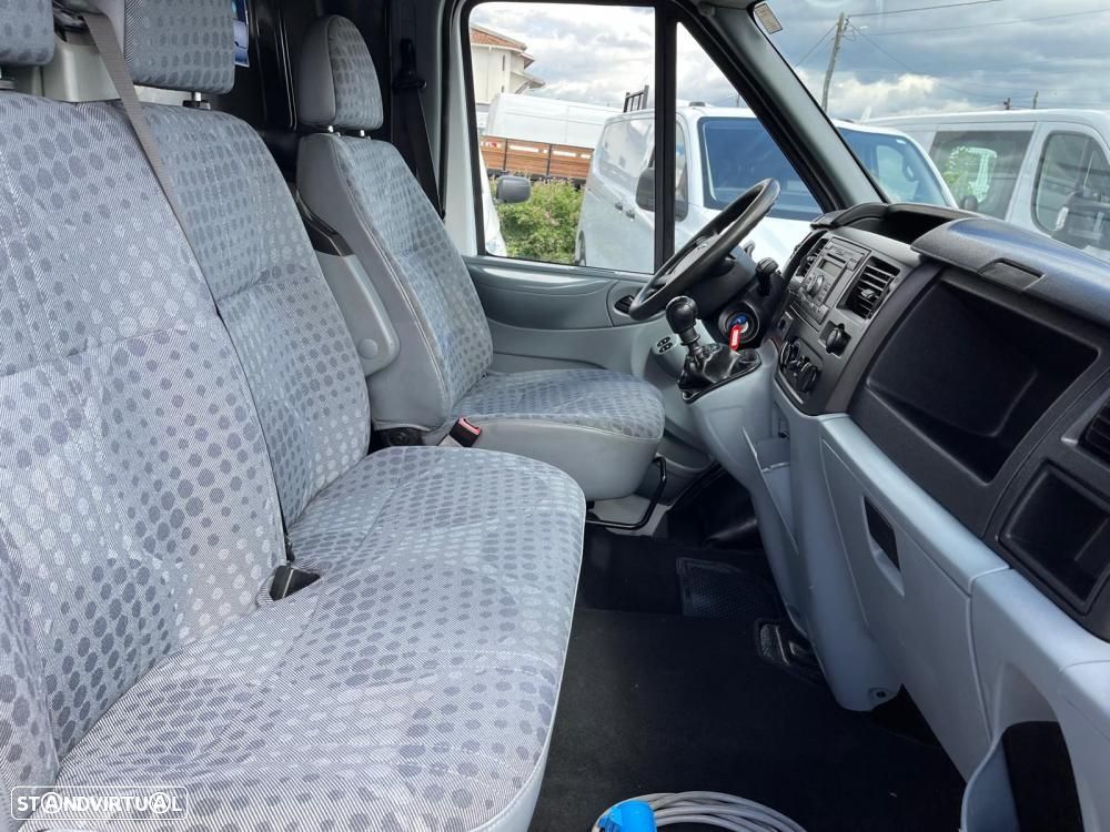 Ford Transit TRANSIT 2.4 TDCi RWD (140CV) - 17