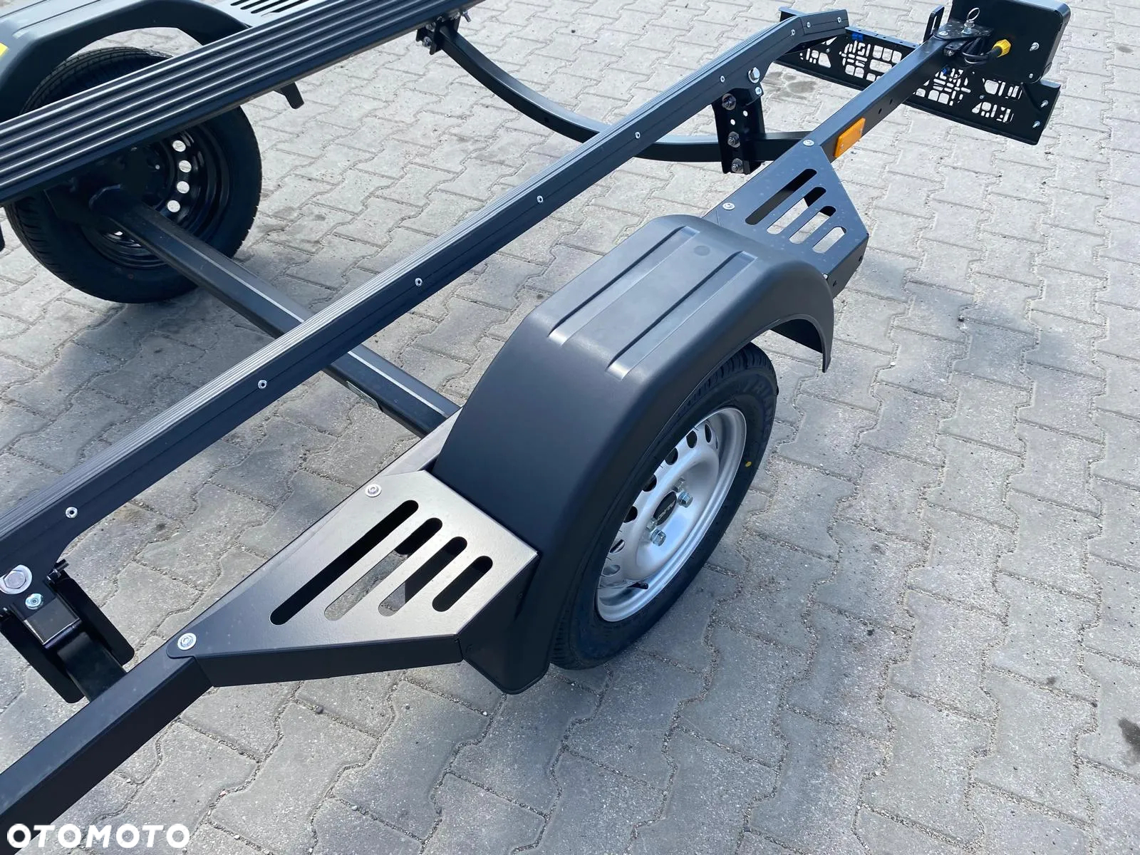 Lorries DOSTAWA! Przyczepka PP75-4816 wym. 373x158cm do transportu skutera wodnego, LAKIEROWANA CZARNA Lampy LED, DMC 750kg, kat.B - 6