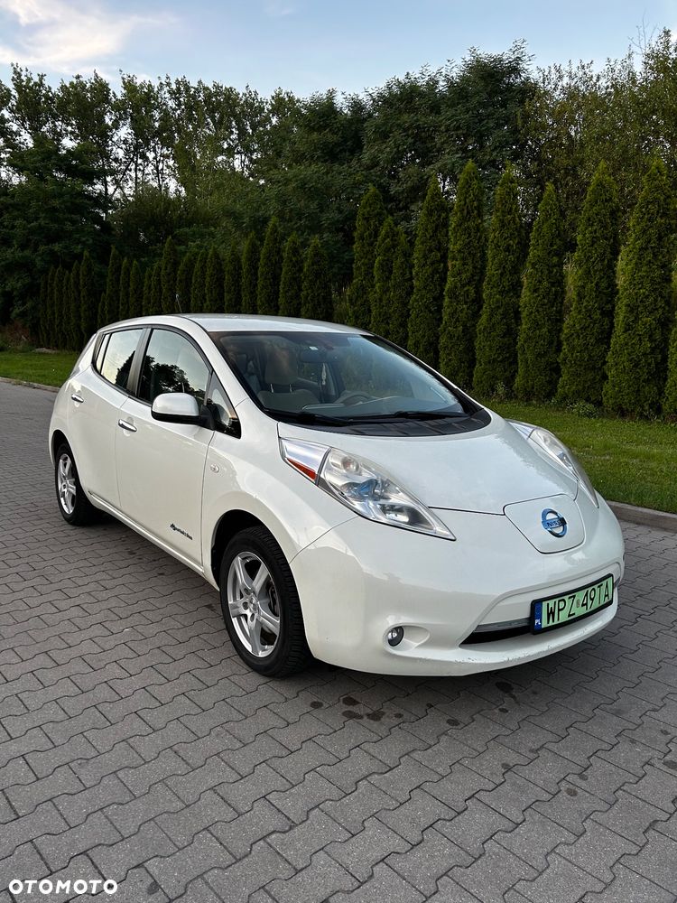 Nissan Leaf 24 kWh (mit Batterie) Visia + - 2