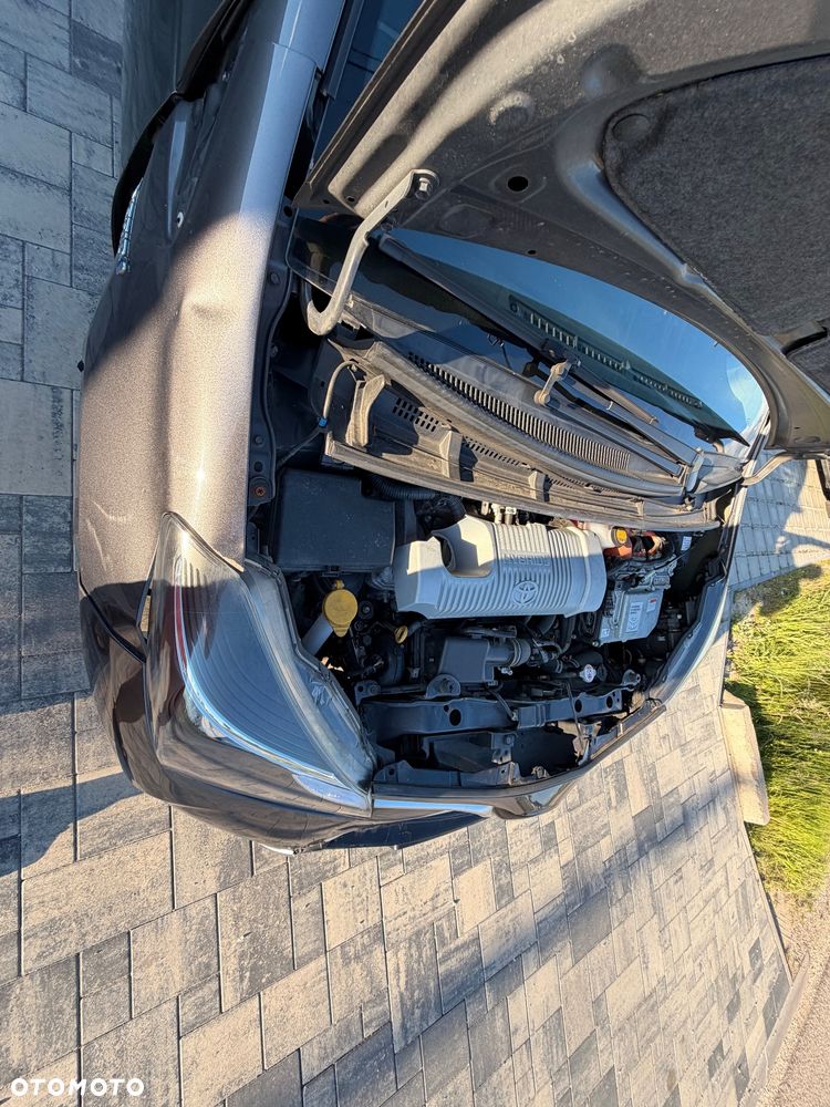 Toyota Yaris Hybrid 100 Dynamic - 11