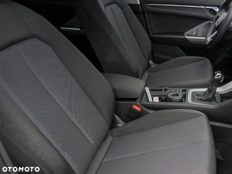 Audi Q3 35 TFSI Advanced S tronic - 4