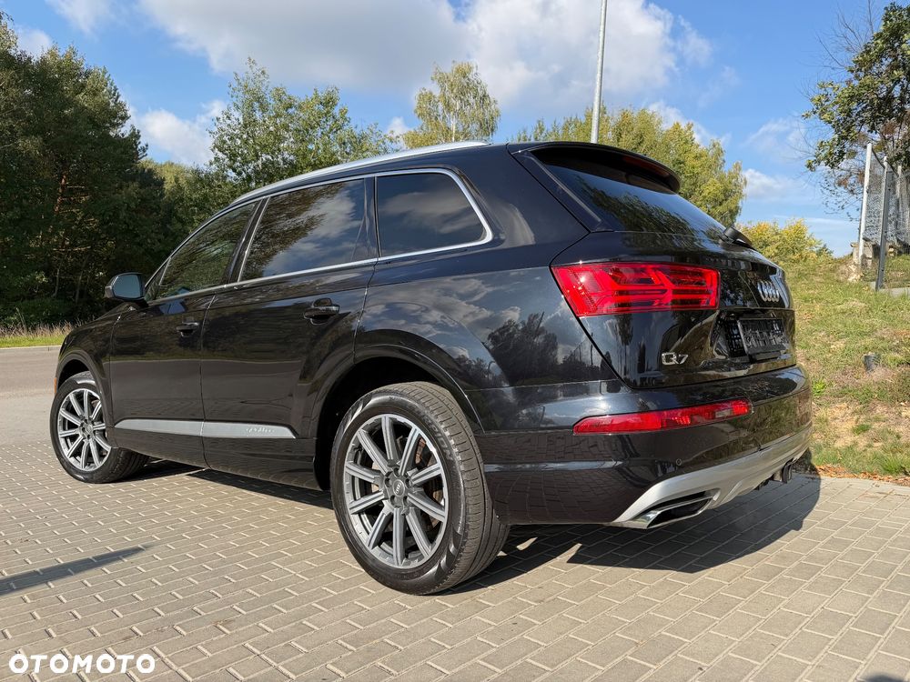 Audi Q7 2017 photo 2