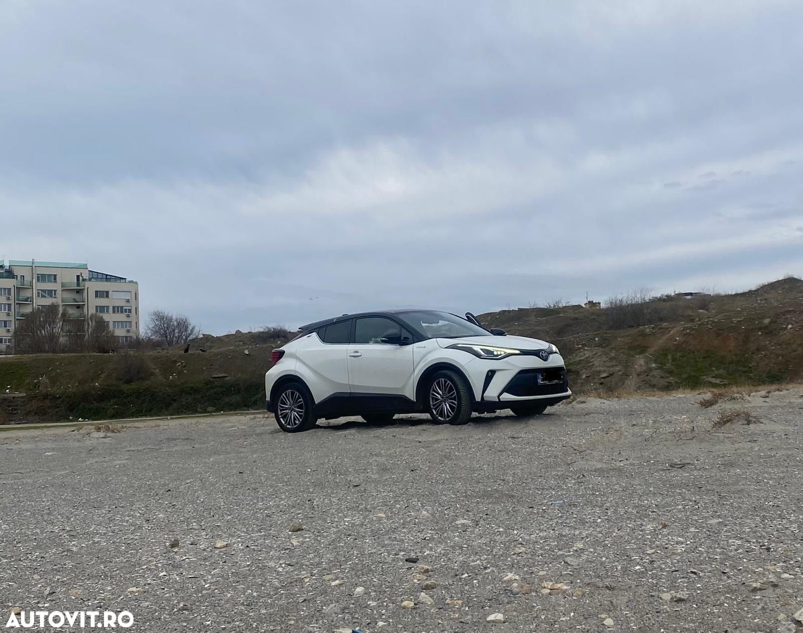 Toyota C-HR 2.0 HSD 184 CP 4x2 CVT Classy Bi-Tone - 1