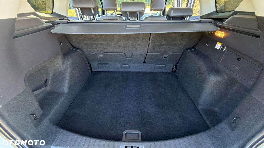 Ford Kuga 2.0 TDCi 2x4 Black & Silver - 34