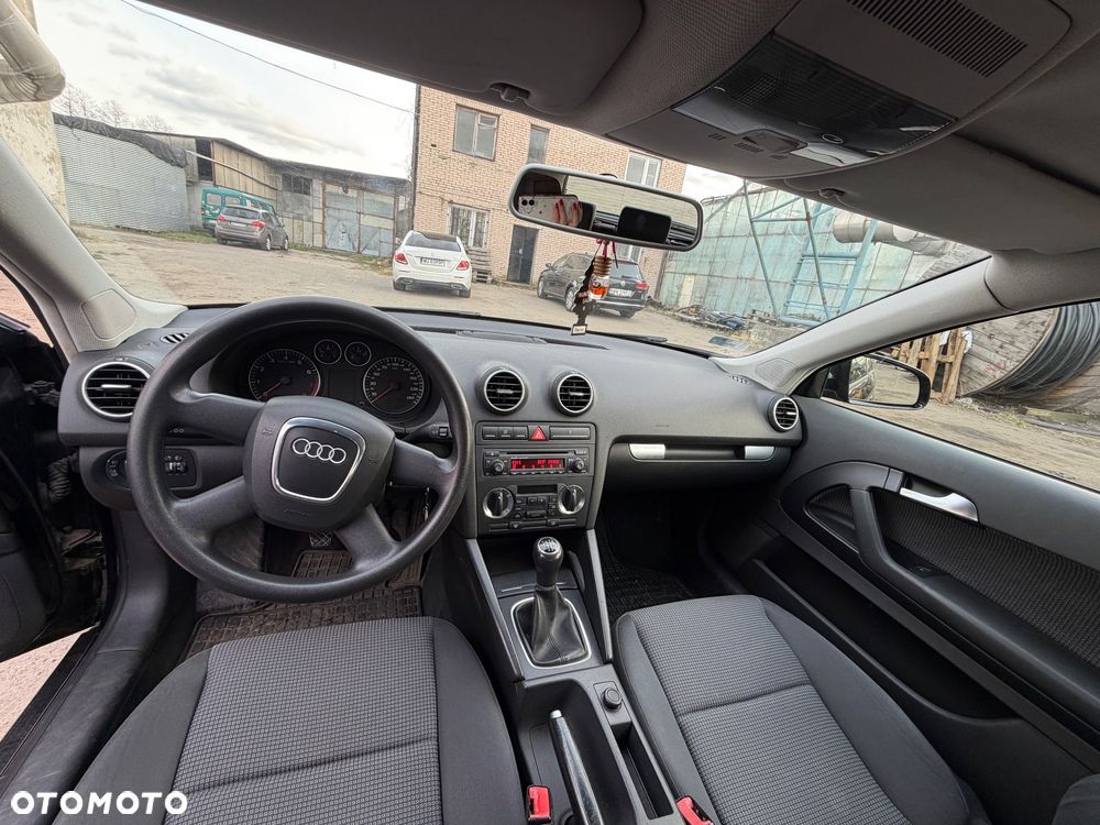 Audi A3 3-drzwiowe 1.6 Ambiente - 9