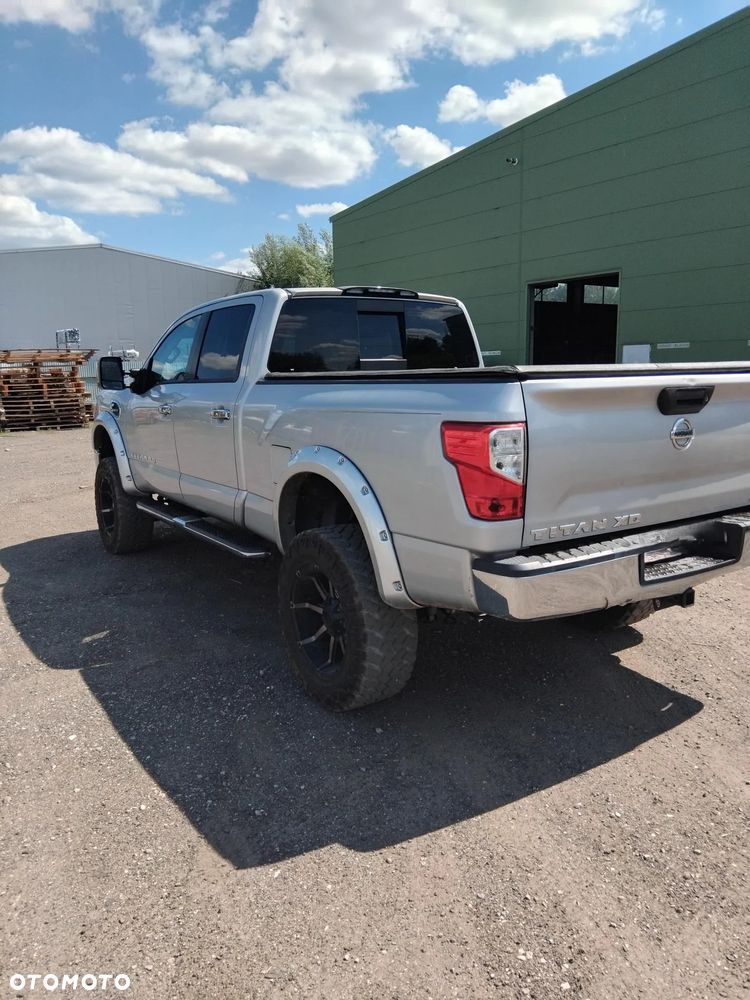 Nissan Titan - 4
