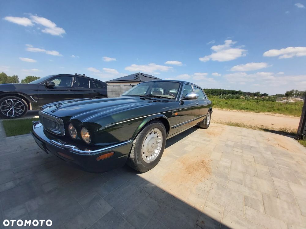 Jaguar Daimler S8 - 28