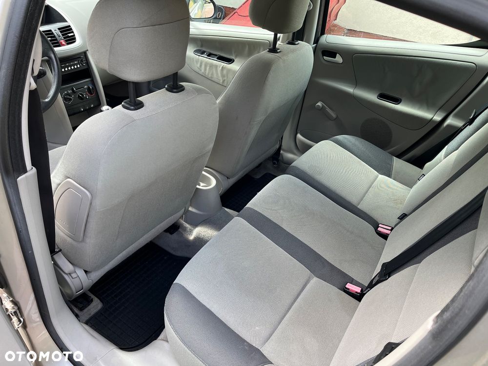 Peugeot 207 1.4 16V U Move - 9