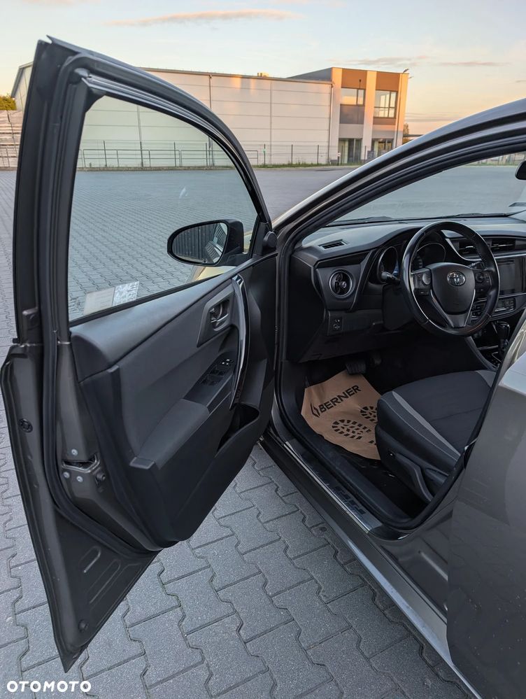 Toyota Auris 1.6 Premium MS - 7