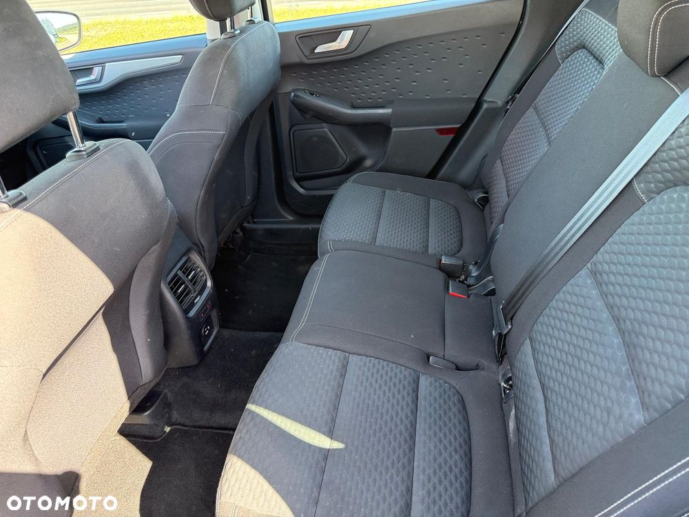 Ford Kuga - 16