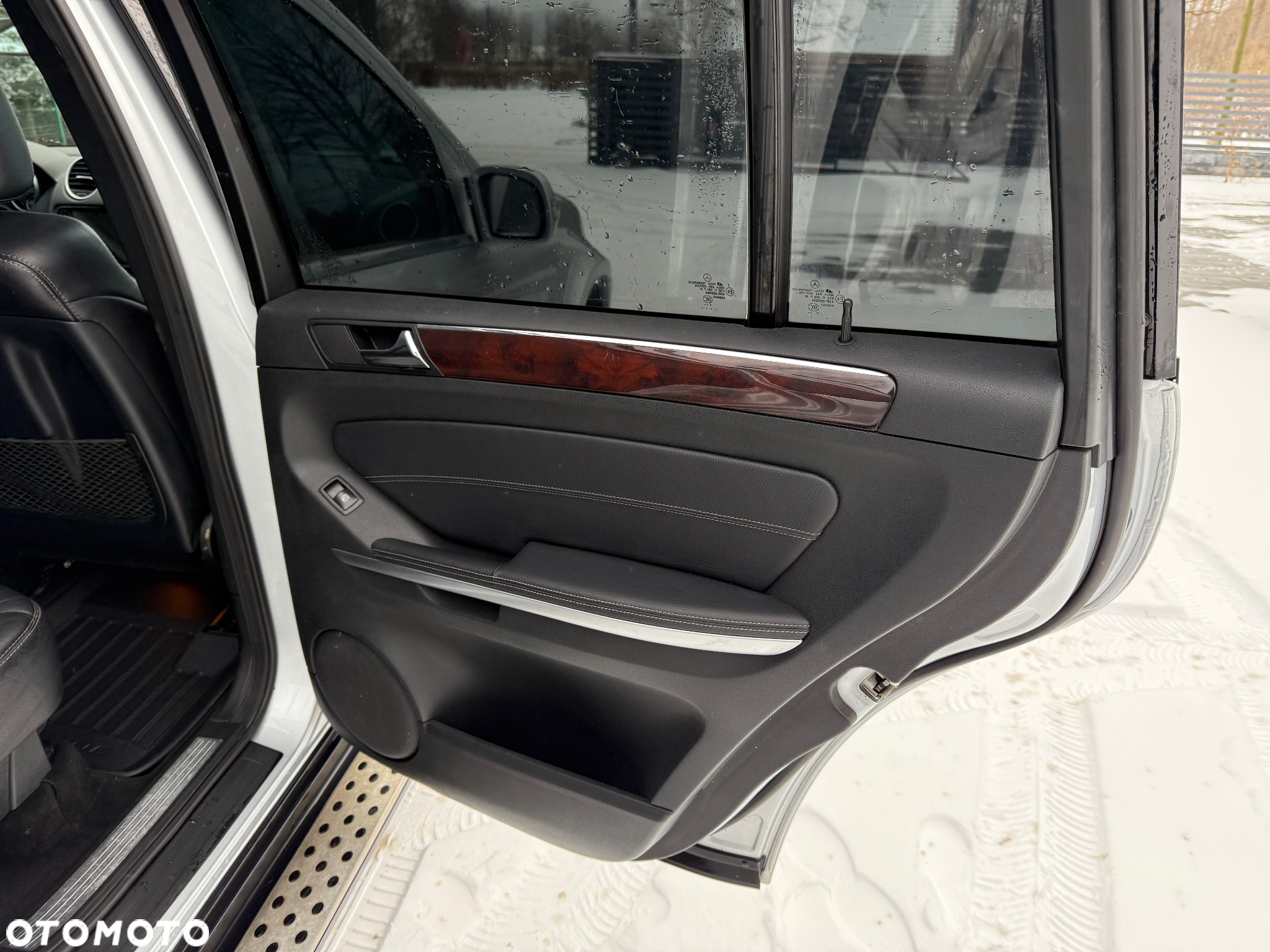 Mercedes-Benz GL 500 4Matic 7G-TRONIC Grand Edition - 28