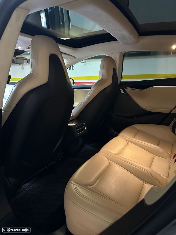 Tesla Model S P85D - 12
