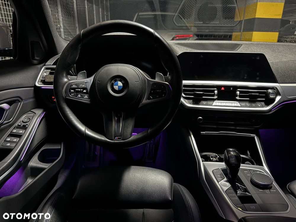 BMW Seria 3 320d xDrive M Sport Shadow - 32