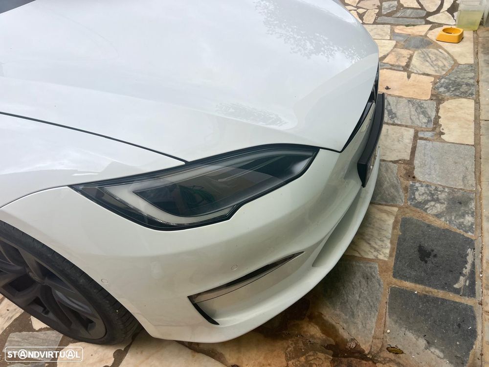 Tesla Model S - 8