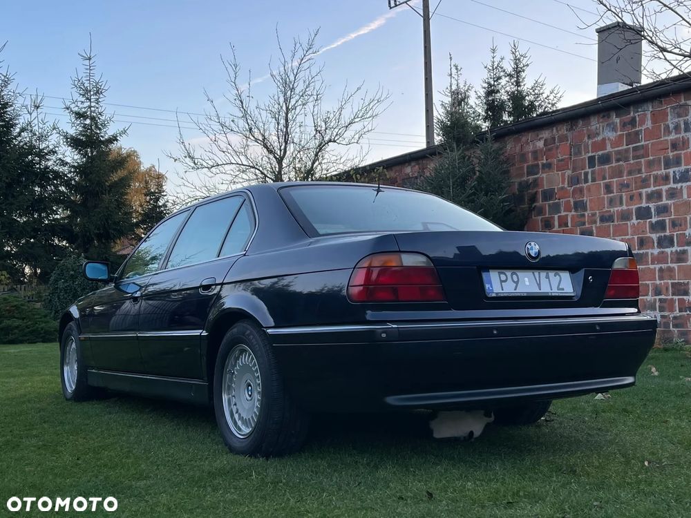 BMW Seria 7 750iL - 4