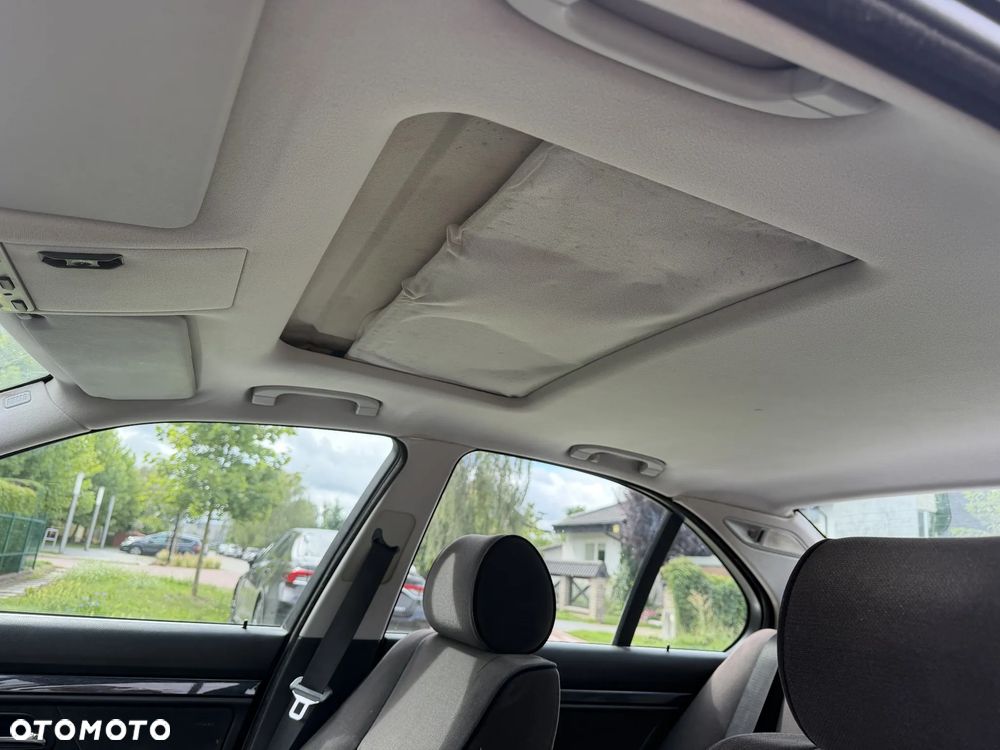 BMW Seria 5 528i - 23