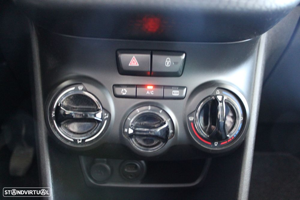 Peugeot 208 1.2 PureTech Style - 22