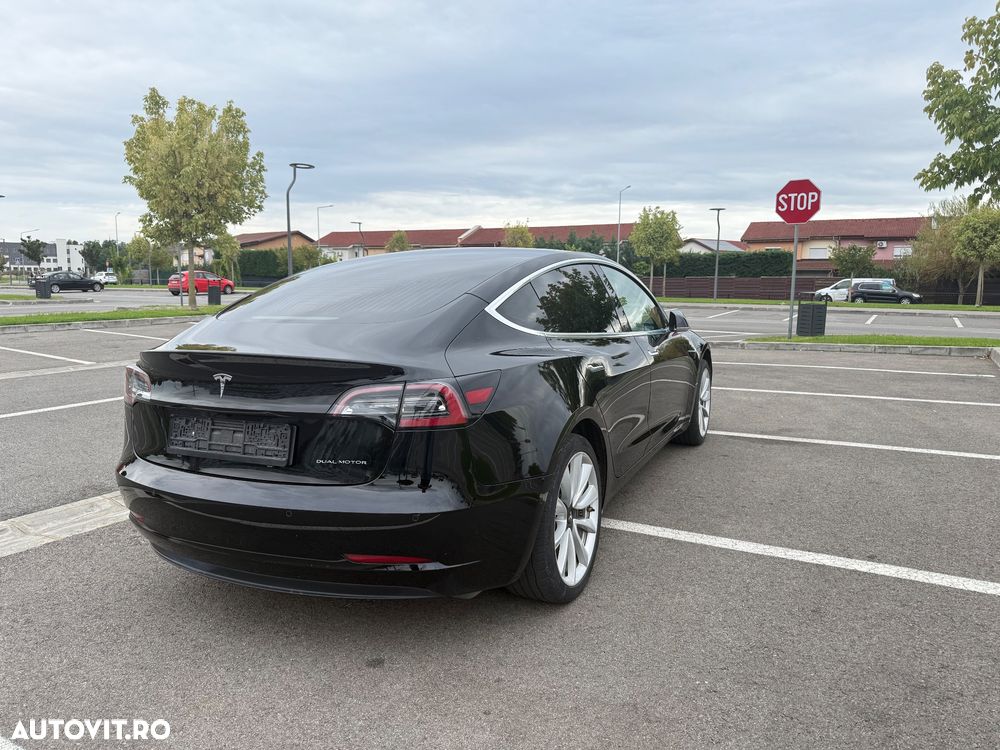Tesla Model 3 - 3
