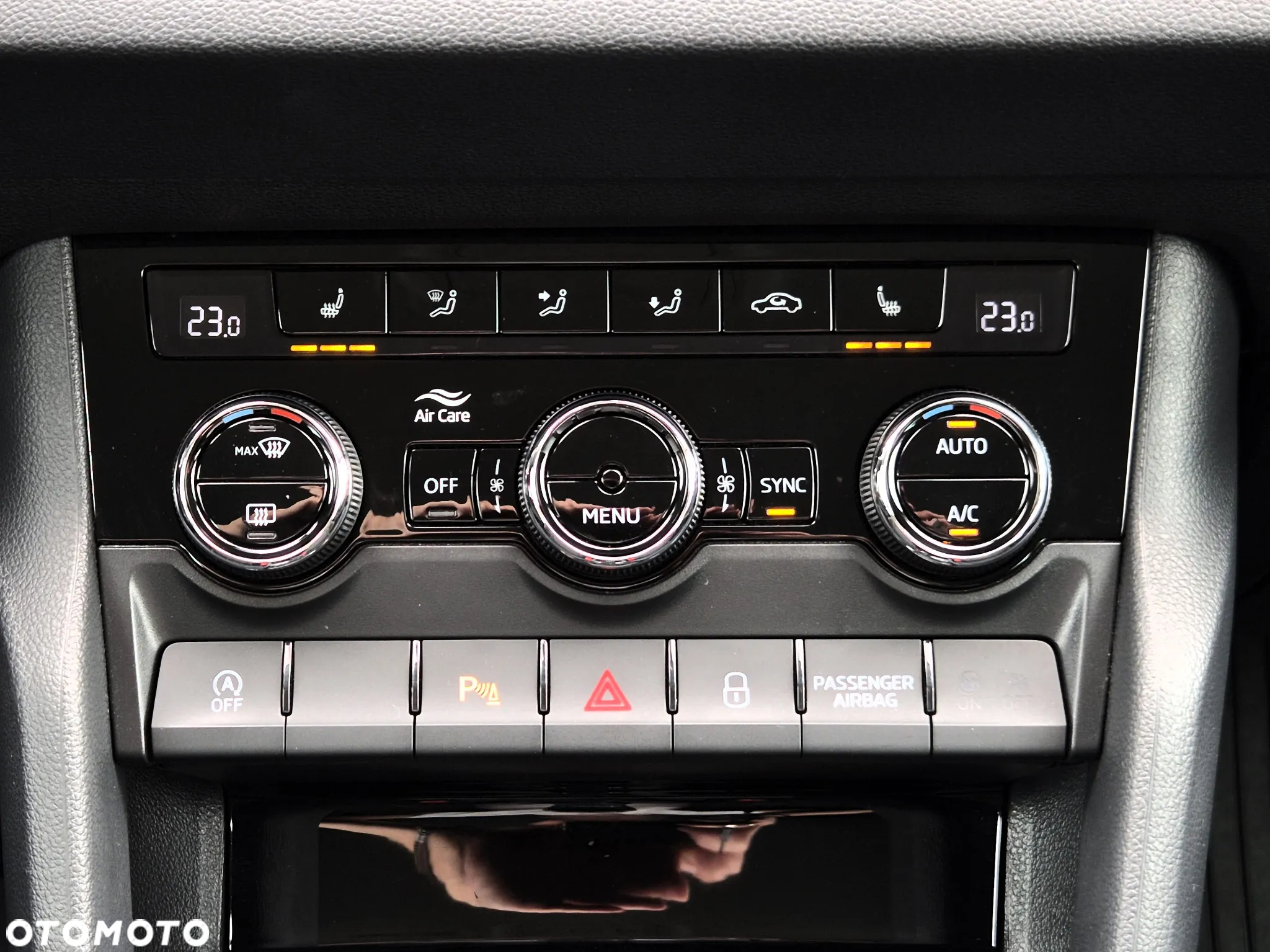 Skoda Karoq 1.5 TSI ACT GPF 4x2 Ambition - 33