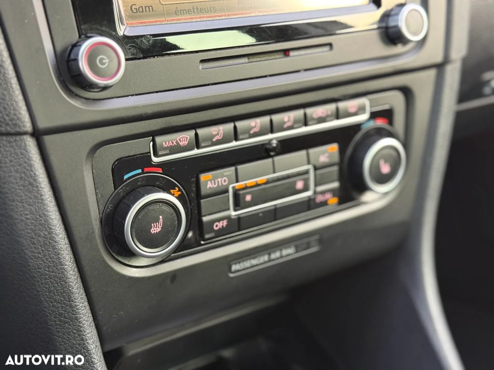 Volkswagen Golf 2.0 TDI DPF 4Motion Highline - 17