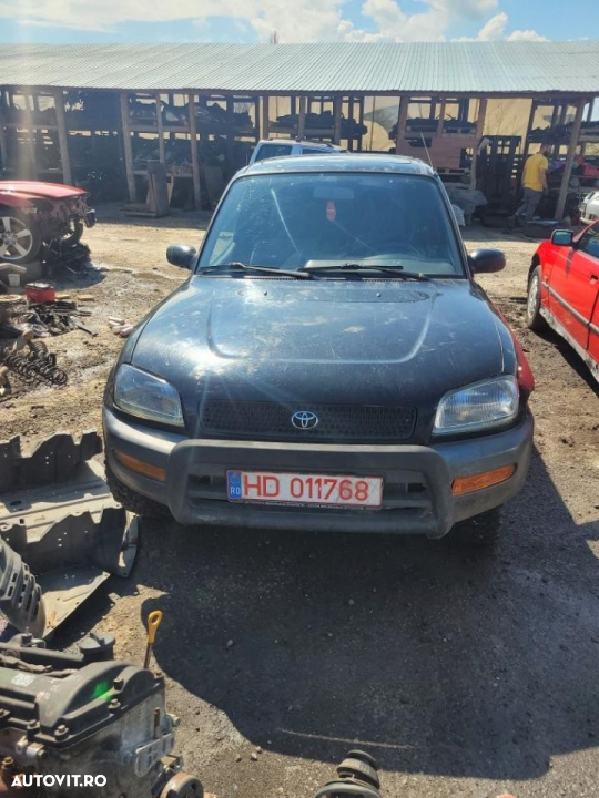 dezmembrez toyota Rav - 4