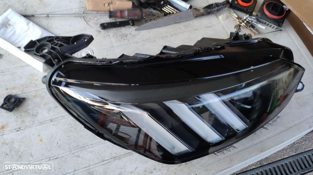 farol direito full Led Peugeot 208 completo - 4