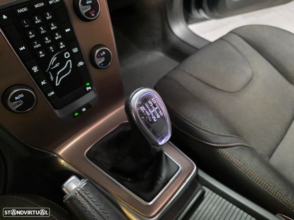 Volvo V40 D2 Summum - 17