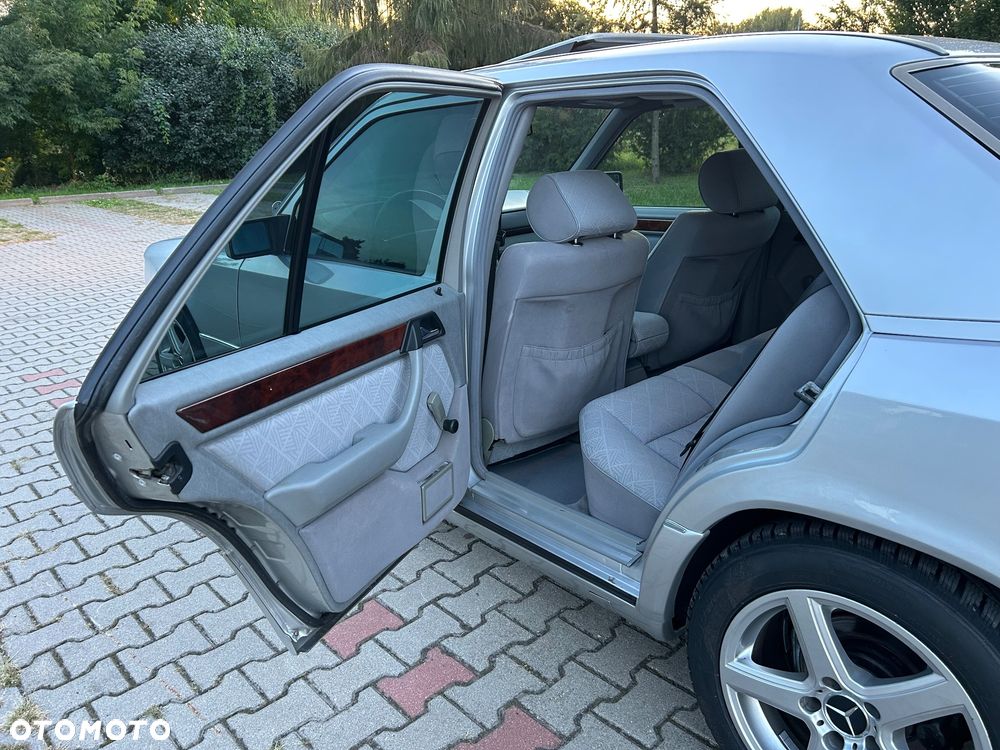 Mercedes-Benz Klasa E - 11