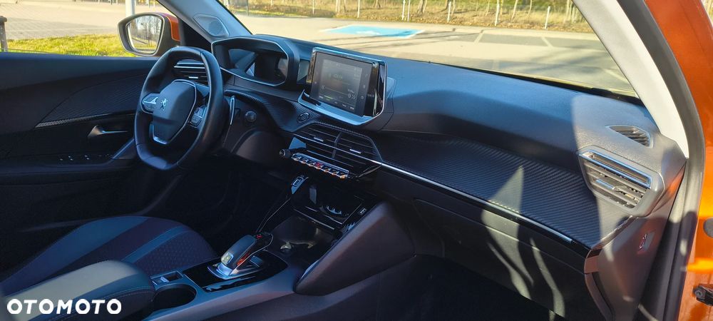 Peugeot 2008 1.2 Pure Tech GPF Allure S&S EAT6 - 14