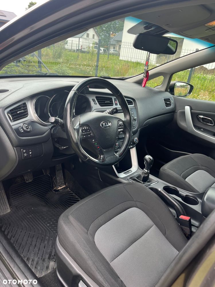 Kia Ceed 1.4 CVVT Attract - 8